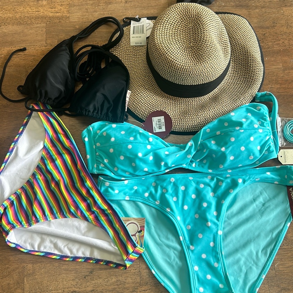 *Swimsuit Bundle* Juniors size XL mostly, exception striped bottoms are L. NWT